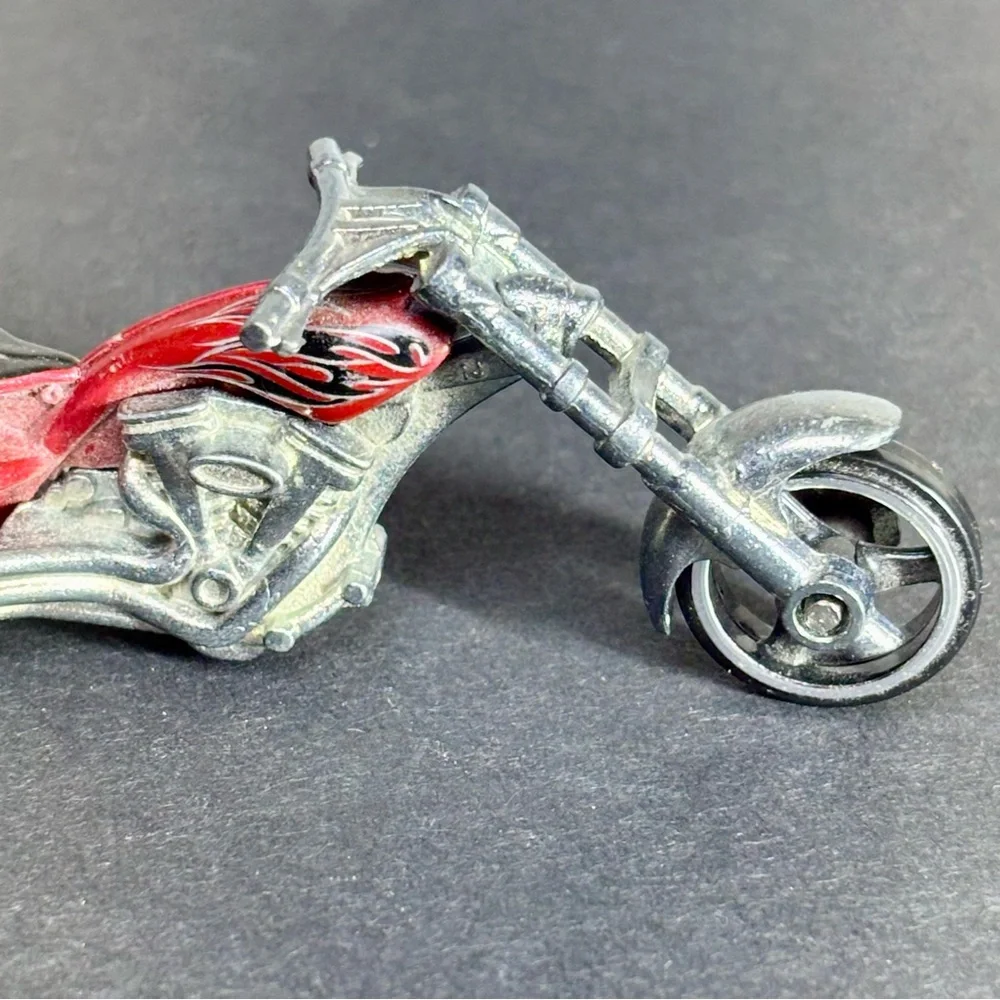 Hot Wheels 2009 OCC Splitback Motorcycle RED Model‎ #9 Snowflake Card 1:64 Scale